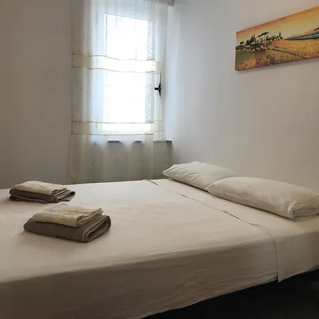 Apartment San Rocco One Bed 1a2 4 *